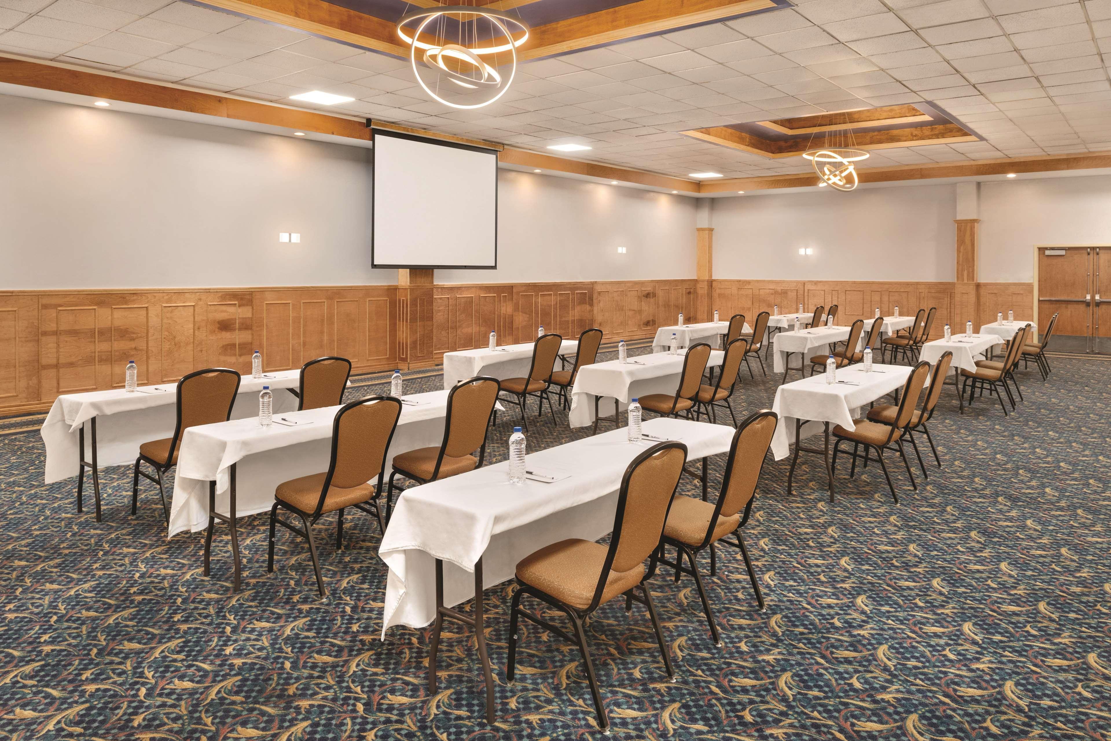 Wyndham Garden Conference Center Champaign - Urbana 호텔 외부 사진